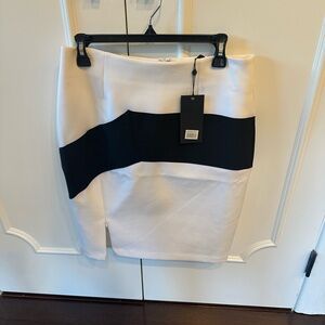 Kendall & Kylie Black and white skirt size large